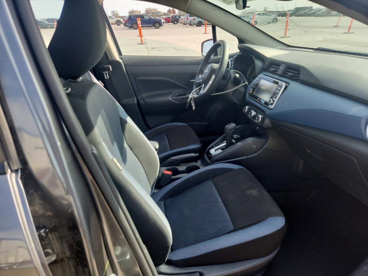 2025 NISSAN VERSA SV photo 7