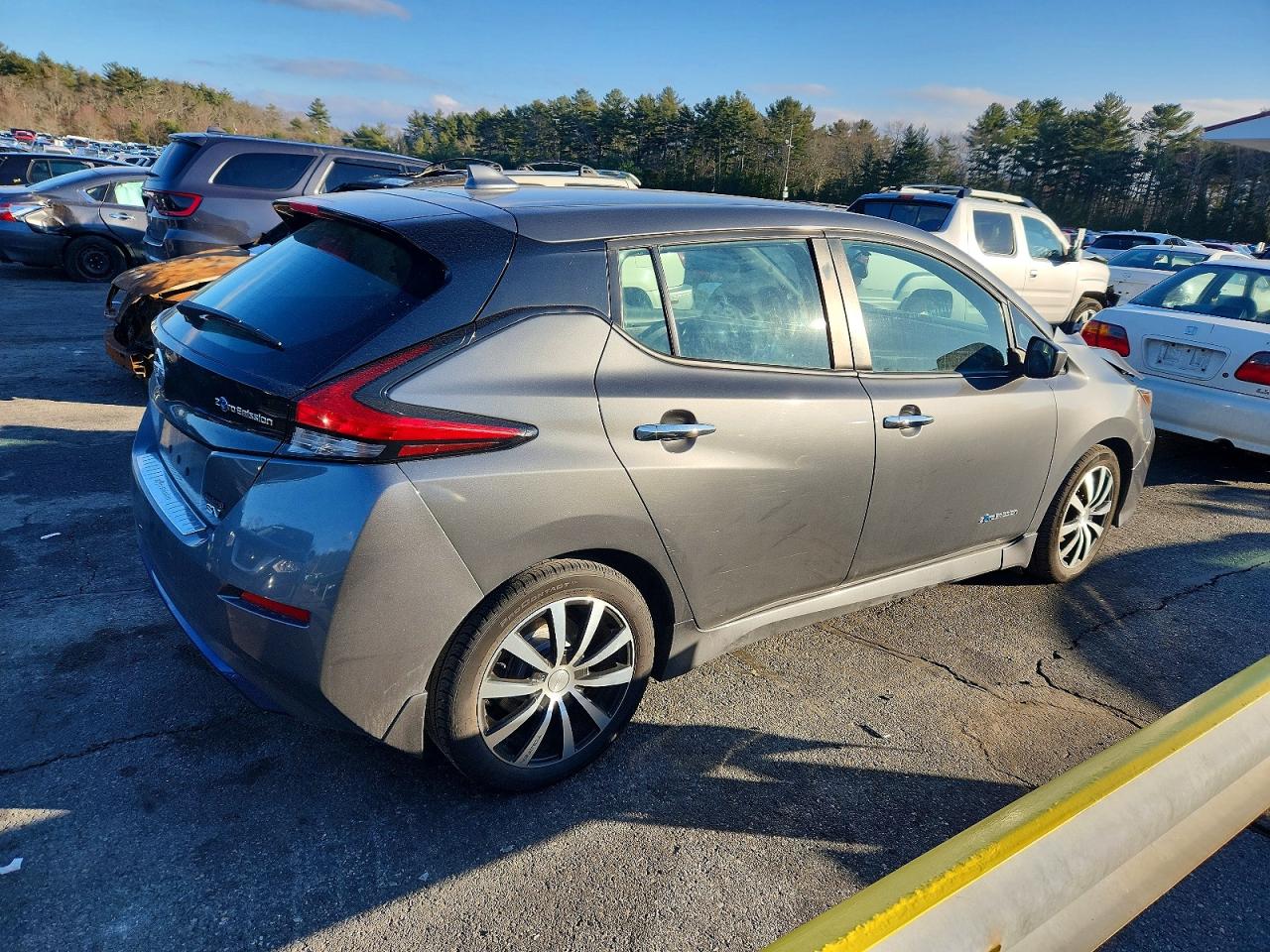 2019 NISSAN LEAF S photo 5