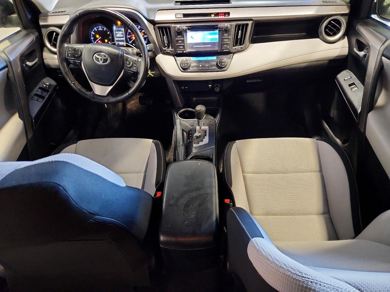 2017 TOYOTA RAV4 XLE photo 8