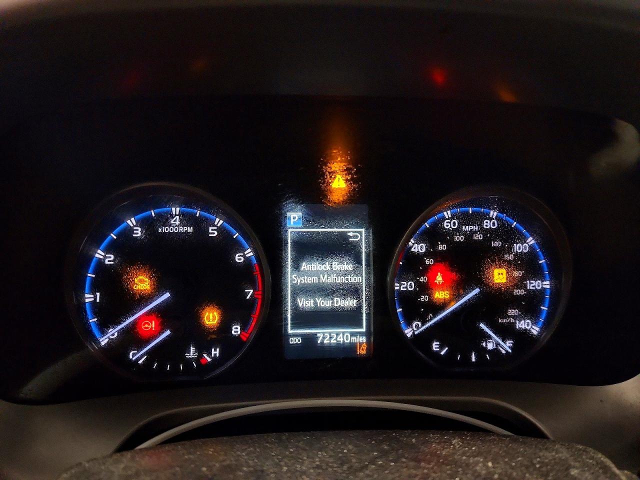 2017 TOYOTA RAV4 XLE photo 9