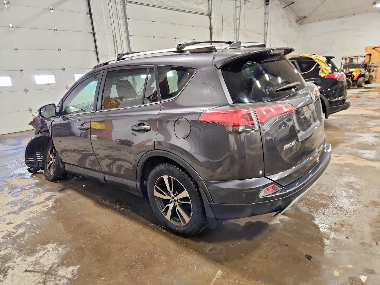 2017 TOYOTA RAV4 XLE photo 2