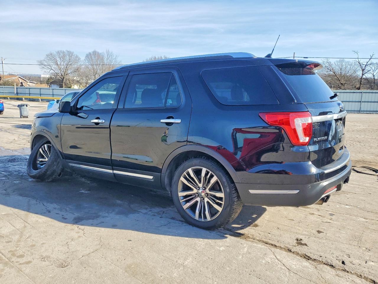 2018 FORD EXPLORER PLATINUM photo 2