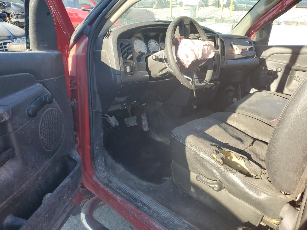 2004 DODGE RAM 1500 ST photo 8