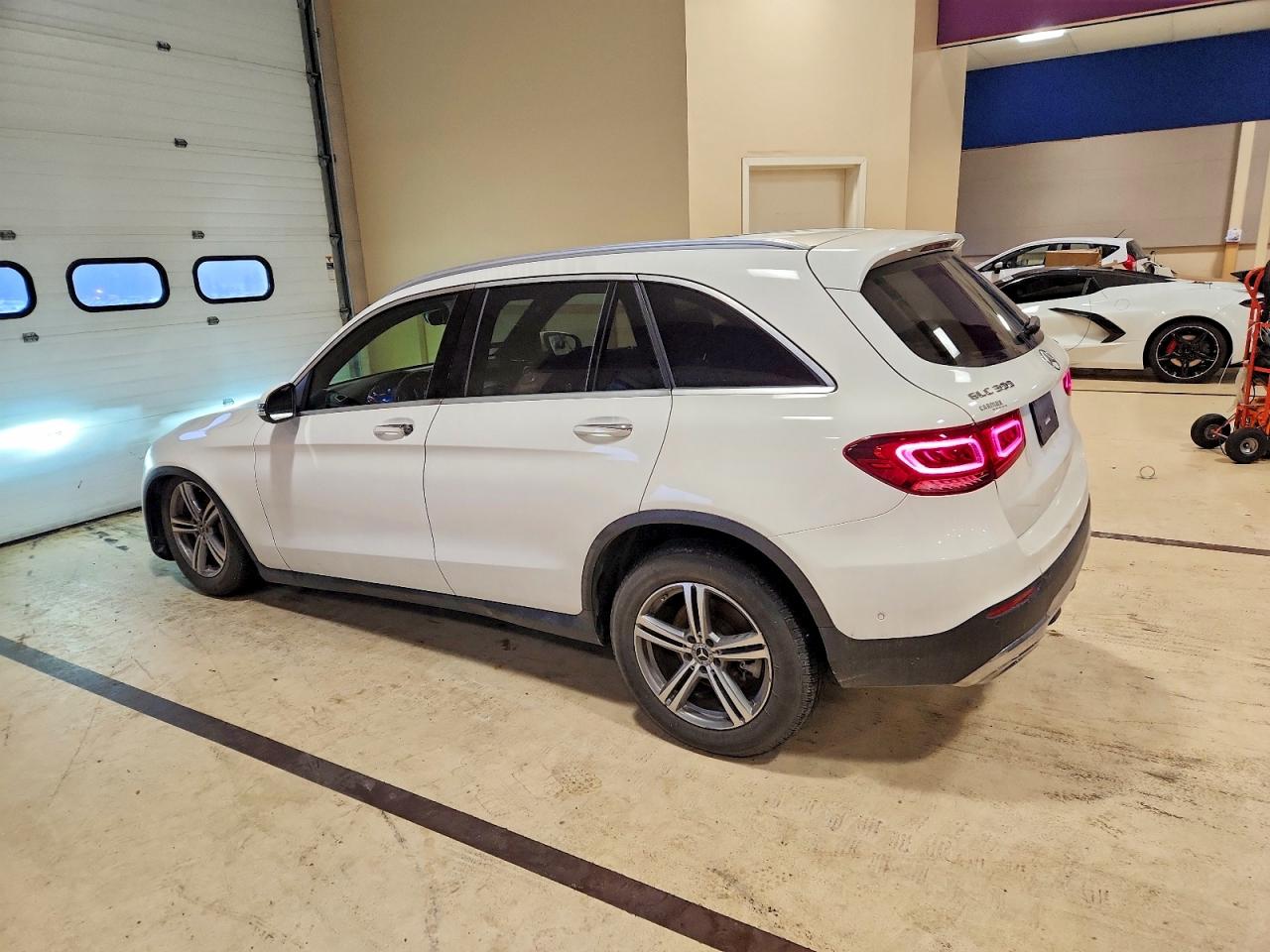 2021 MERCEDES-BENZ GLC 300 4MATIC photo 2