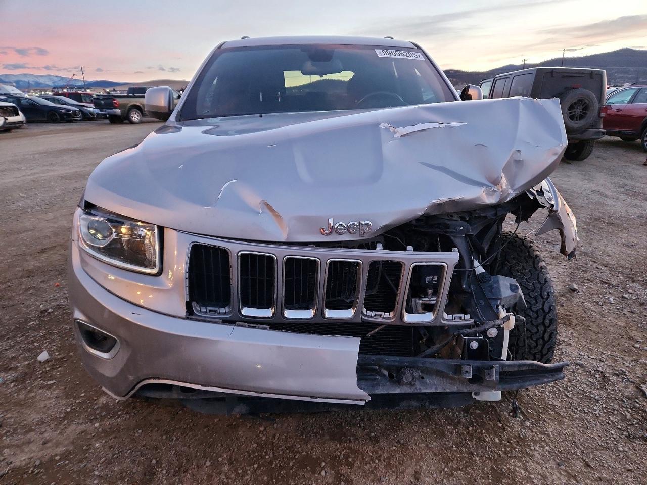 2016 JEEP GRAND CHEROKEE LAREDO photo 9
