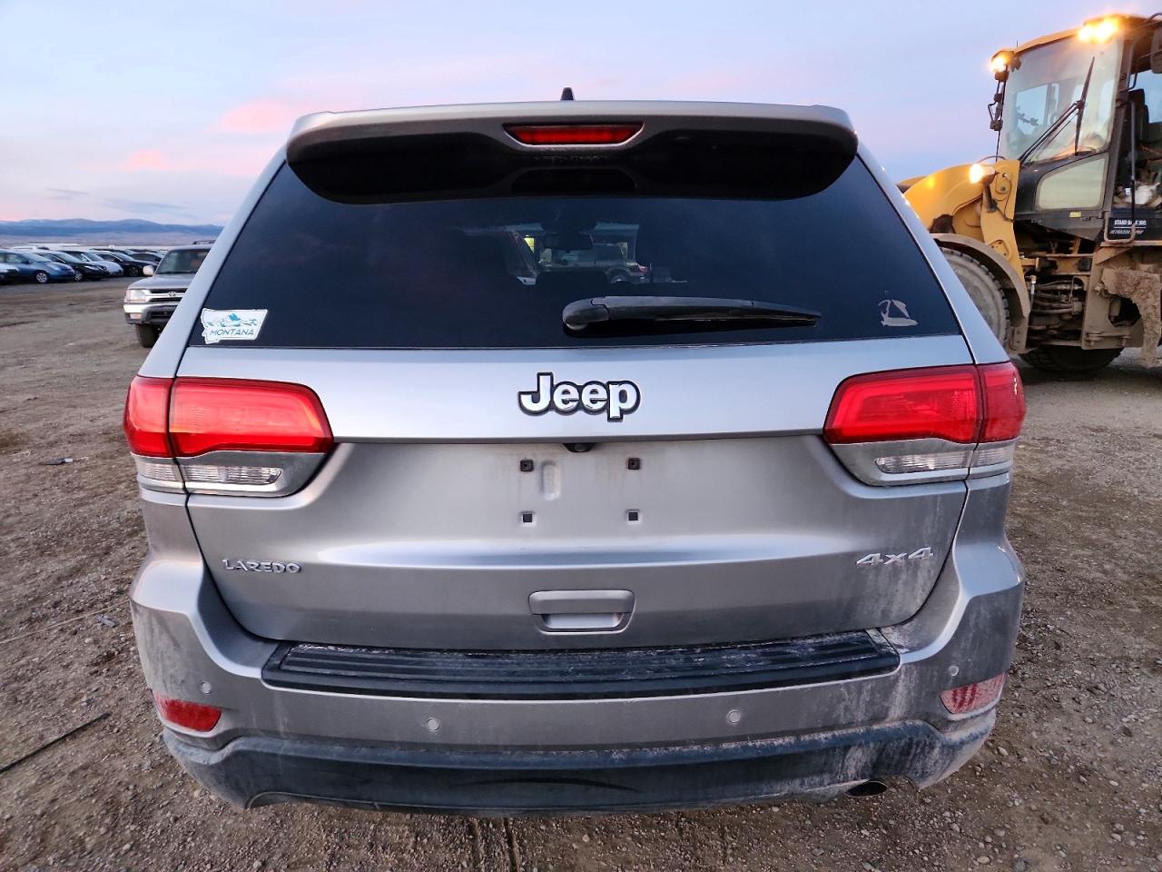 2016 JEEP GRAND CHEROKEE LAREDO photo 11