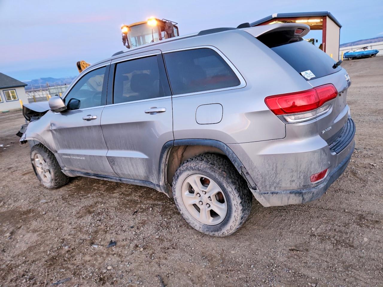 2016 JEEP GRAND CHEROKEE LAREDO photo 3