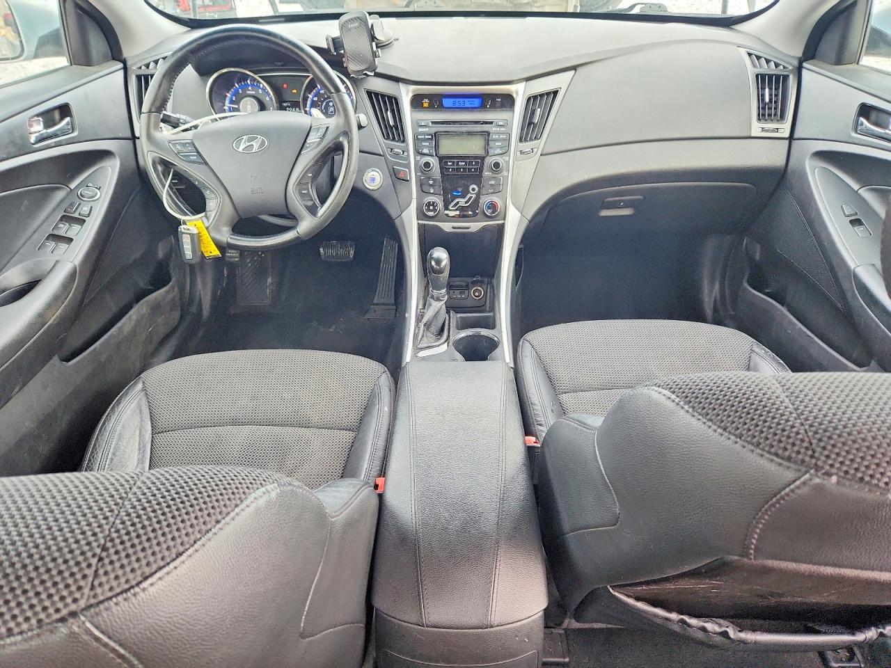 2012 HYUNDAI SONATA SE photo 8