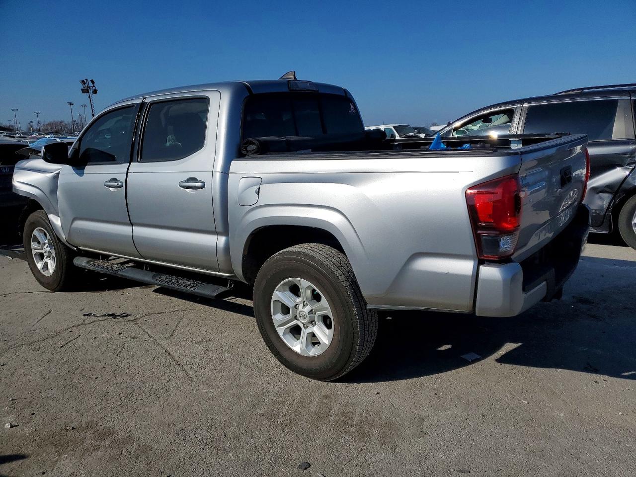 2019 TOYOTA TACOMA DOUBLE CAB photo 2