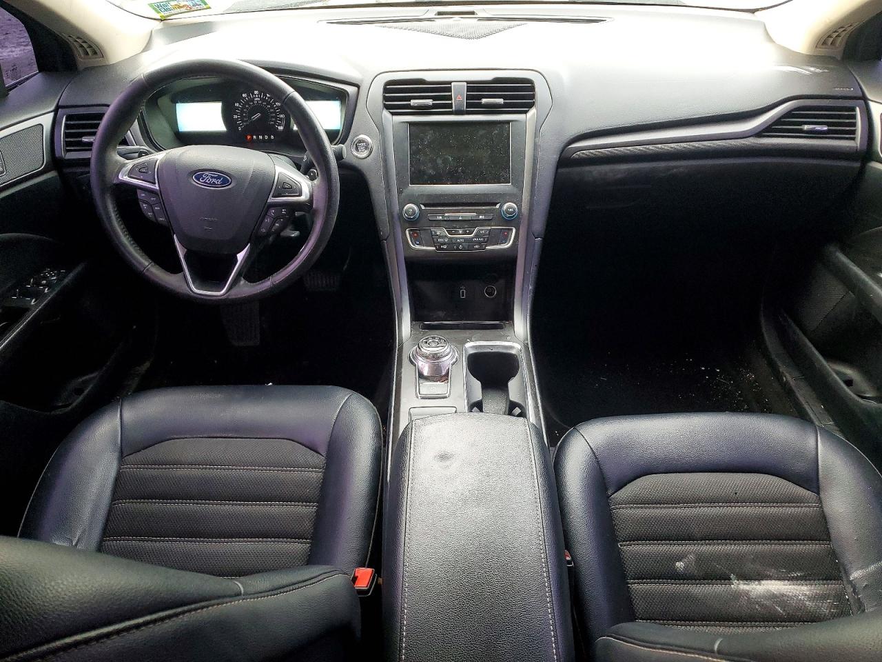 2018 FORD FUSION SE photo 8