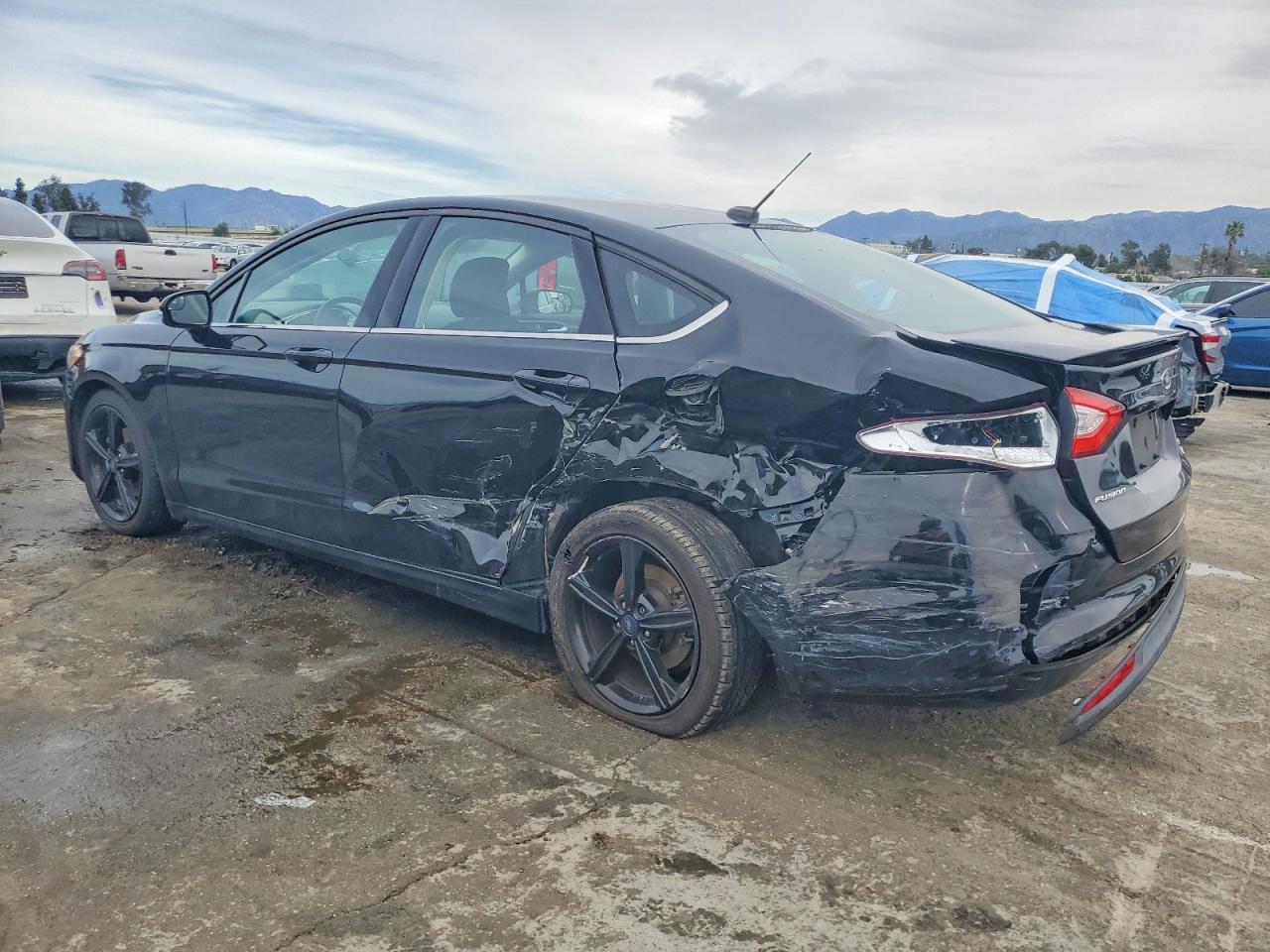 2016 FORD FUSION SE photo 2
