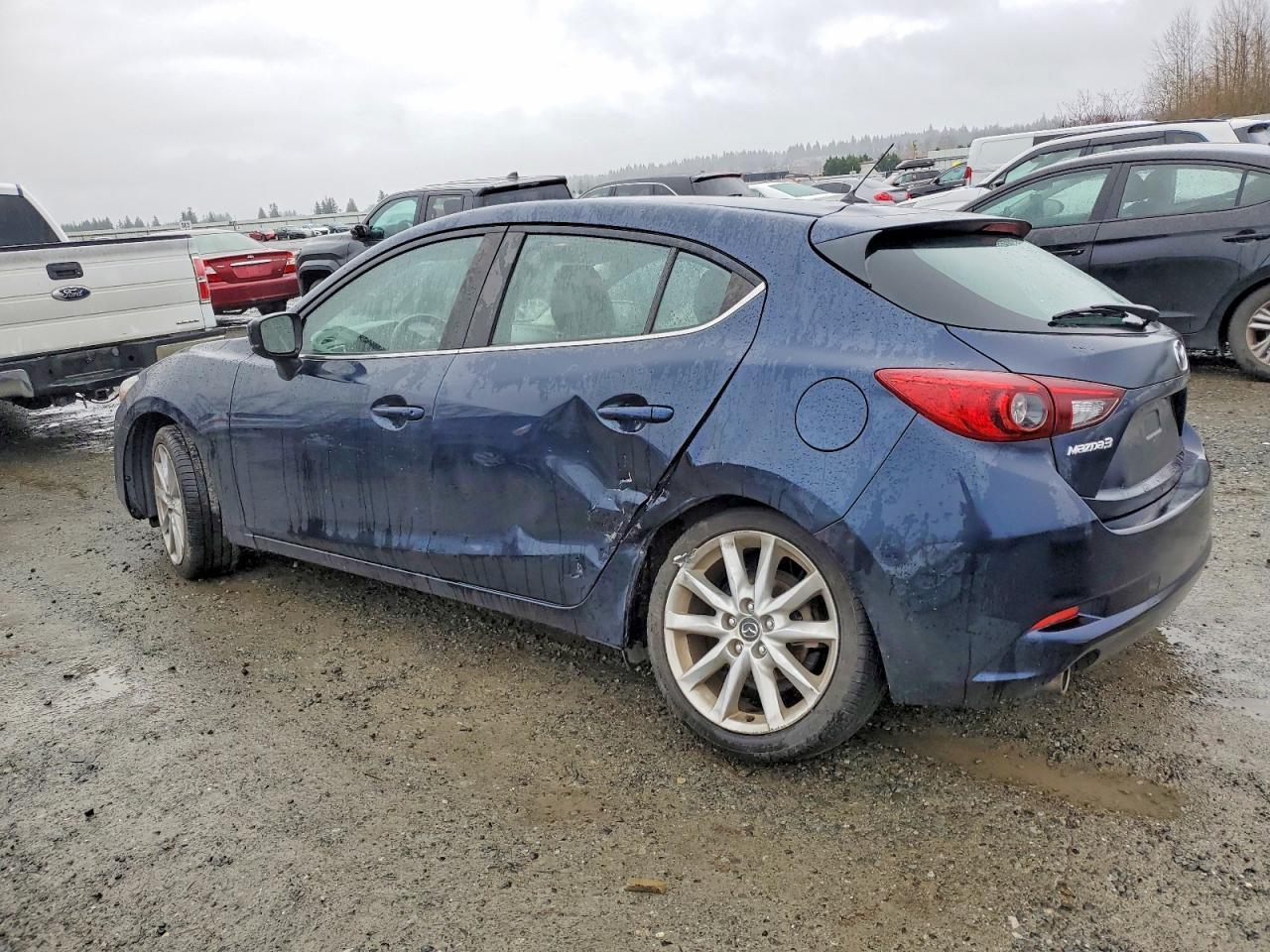 2017 MAZDA 3 TOURING photo 2