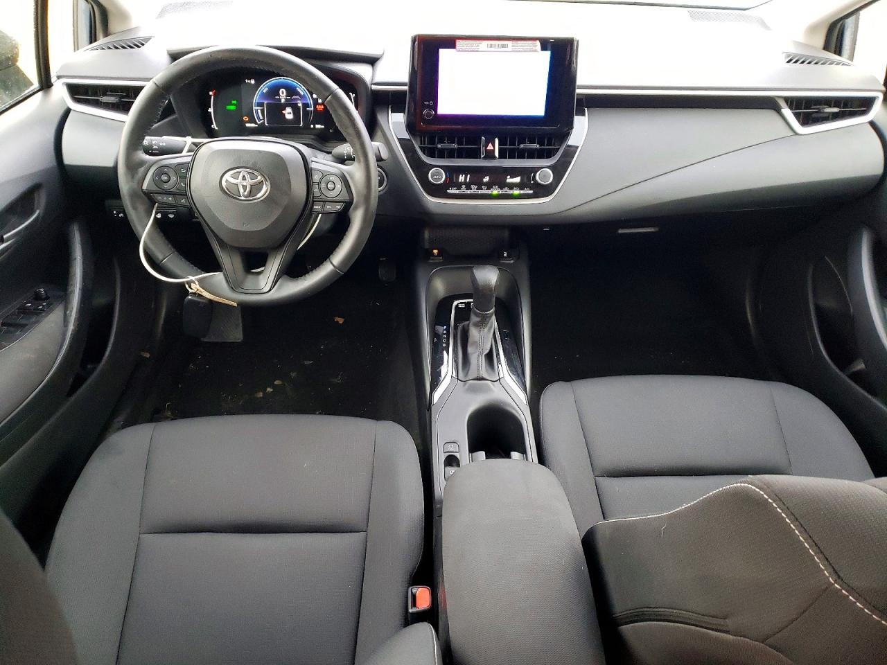 2025 TOYOTA COROLLA LE photo 8