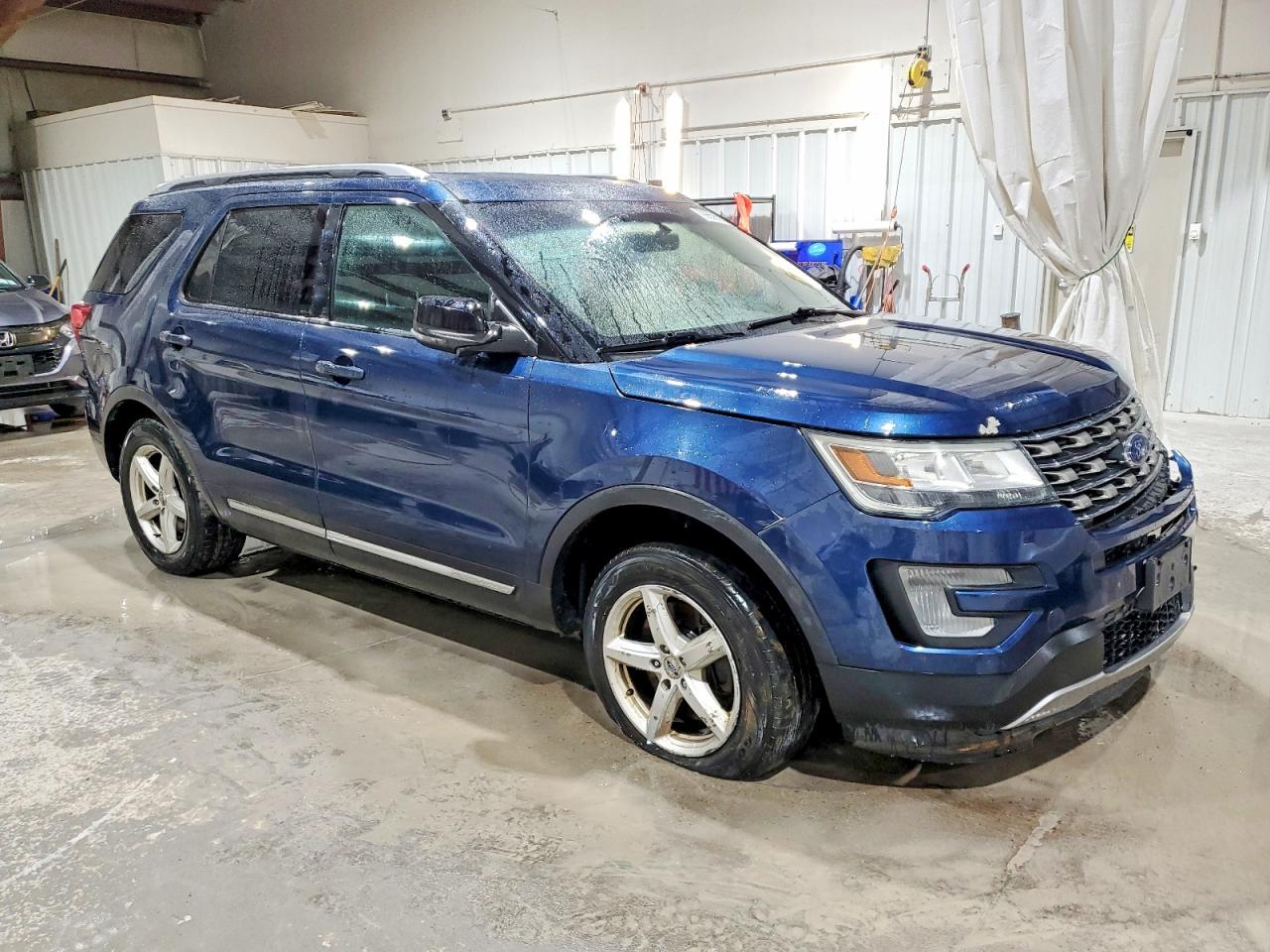 2016 FORD EXPLORER XLT photo 4