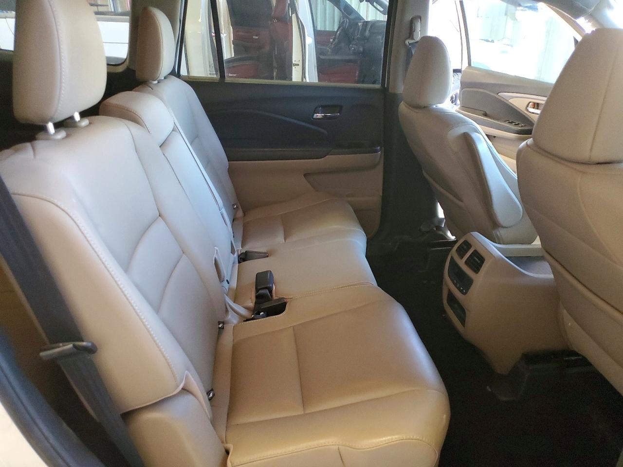 2016 HONDA PILOT EXL photo 11