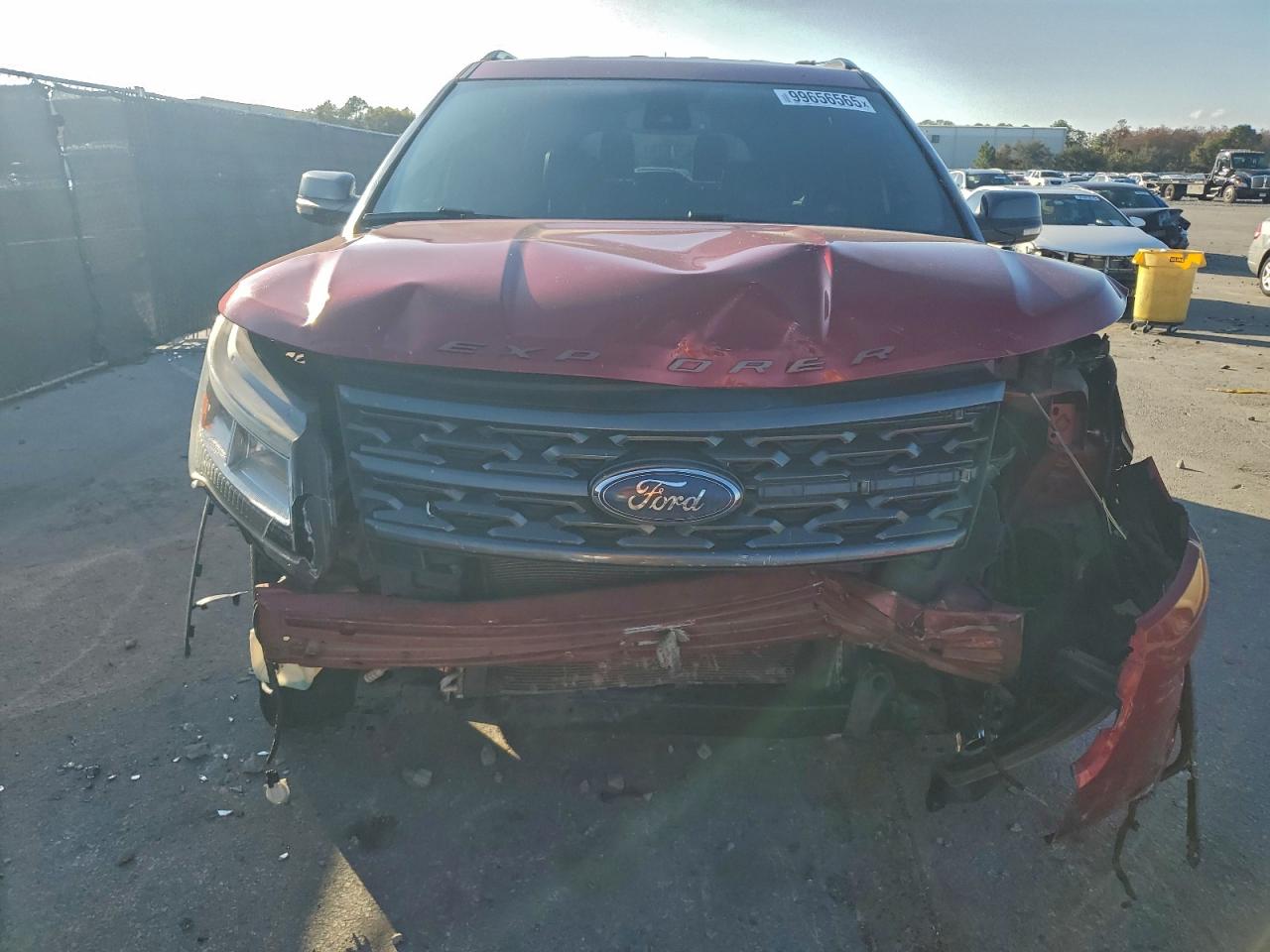 2018 FORD EXPLORER XLT photo 5