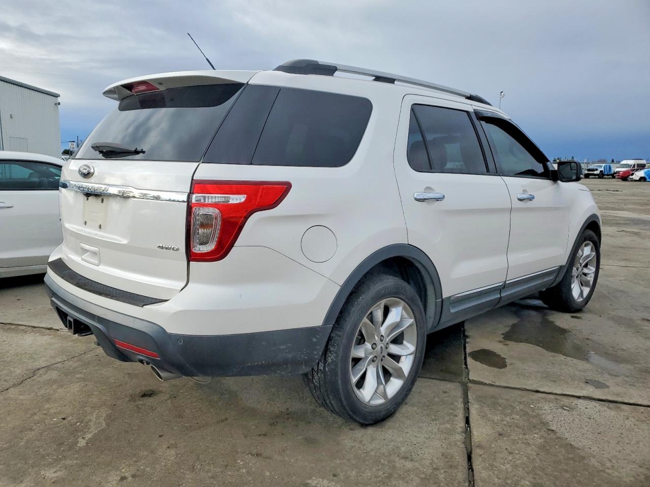 2013 FORD EXPLORER XLT photo 3