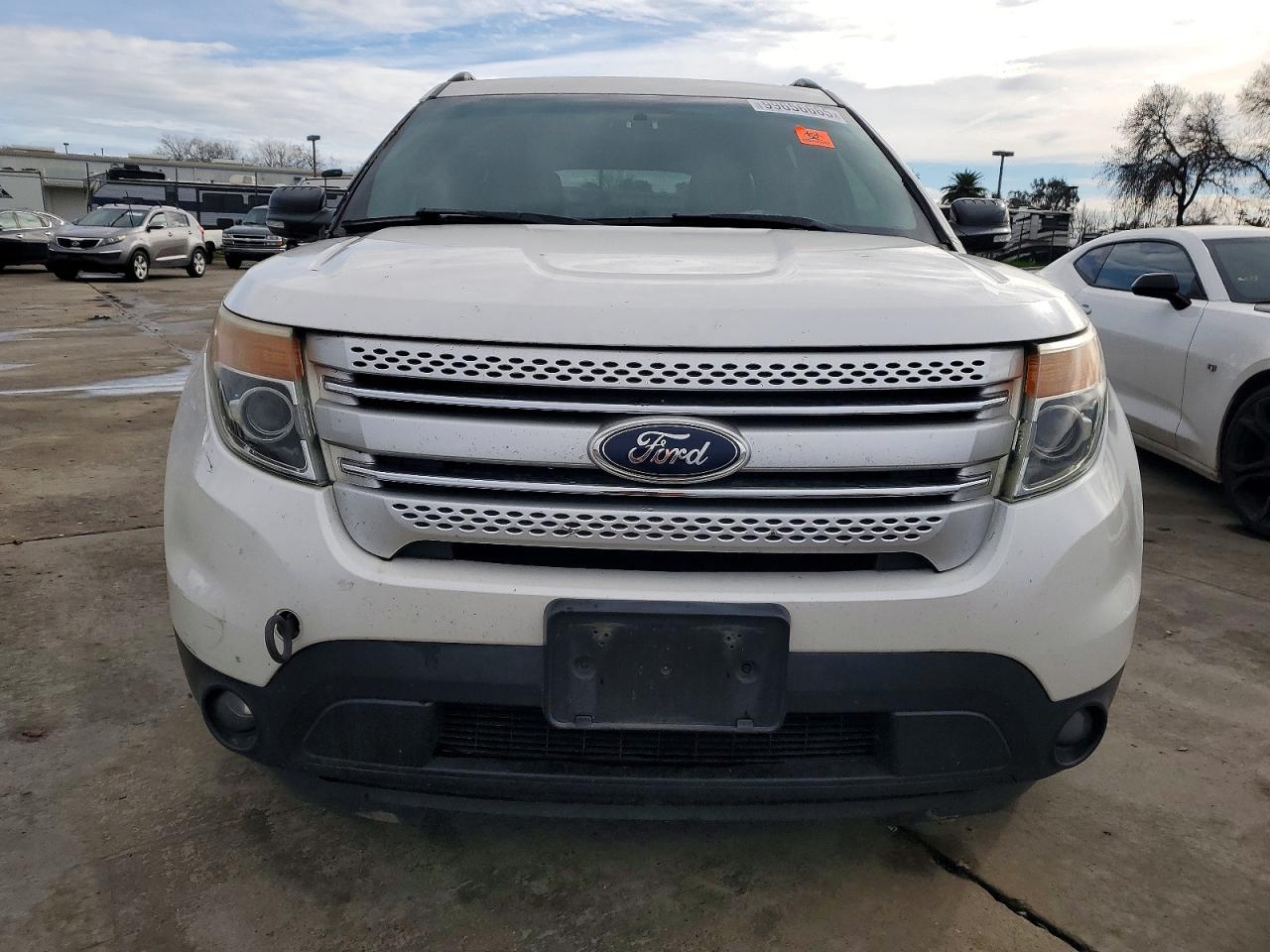 2013 FORD EXPLORER XLT photo 5