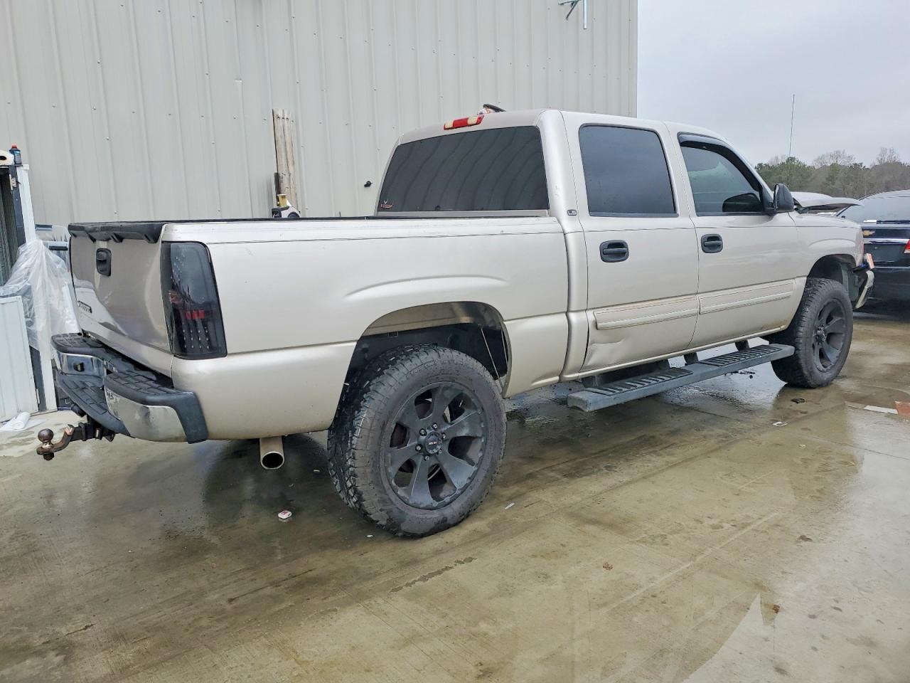2007 CHEVROLET SILVERADO K1500 CLASSIC CREW CAB photo 3