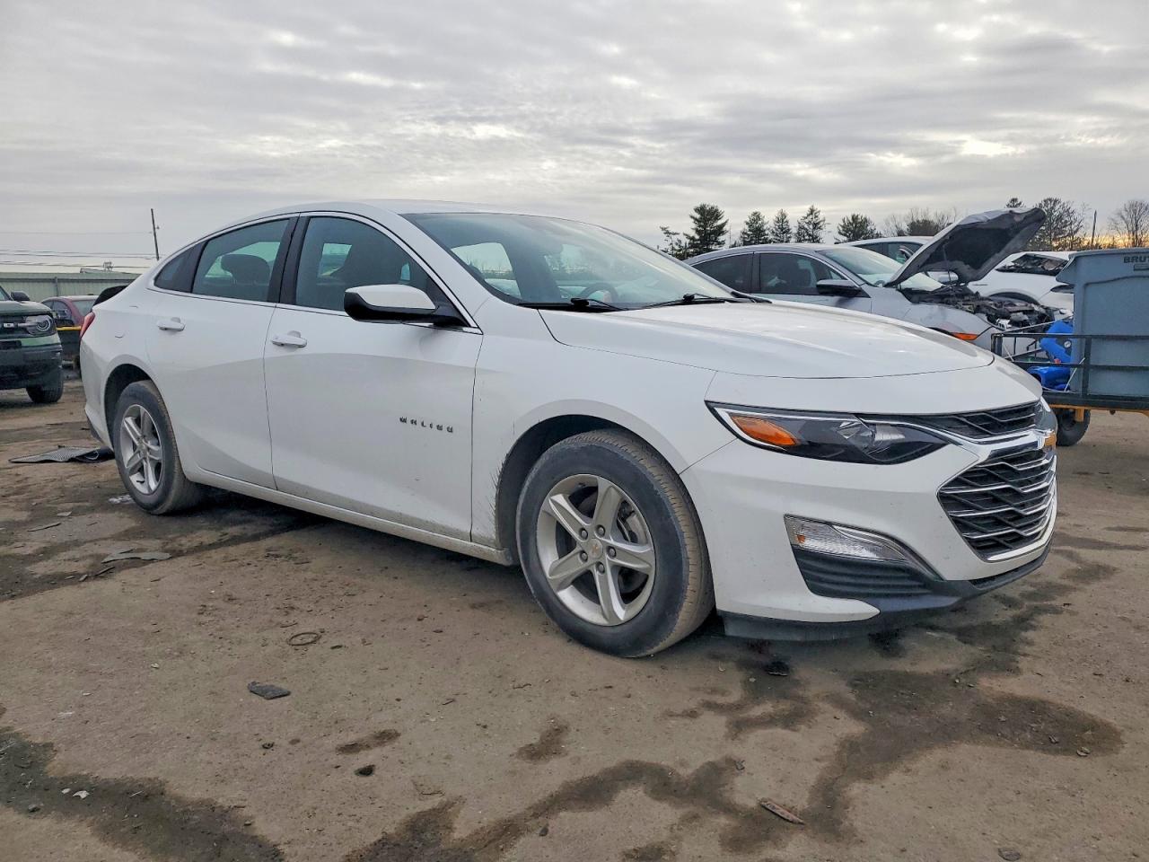 2024 CHEVROLET MALIBU LS photo 4