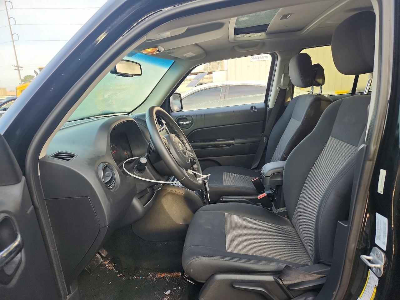 2012 JEEP PATRIOT LATITUDE photo 7