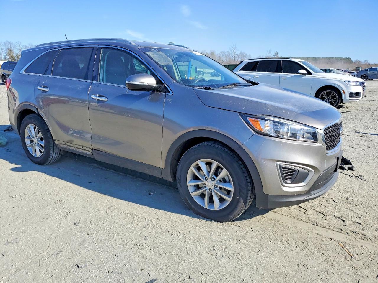 2016 KIA SORENTO LX photo 4