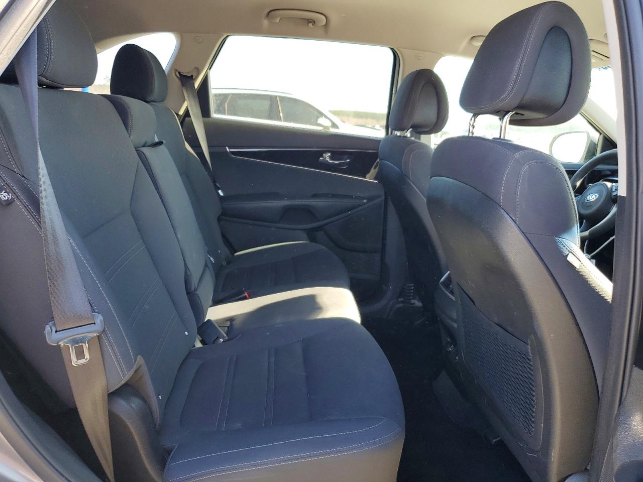 2016 KIA SORENTO LX photo 11