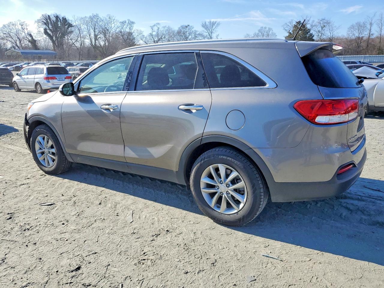 2016 KIA SORENTO LX photo 2