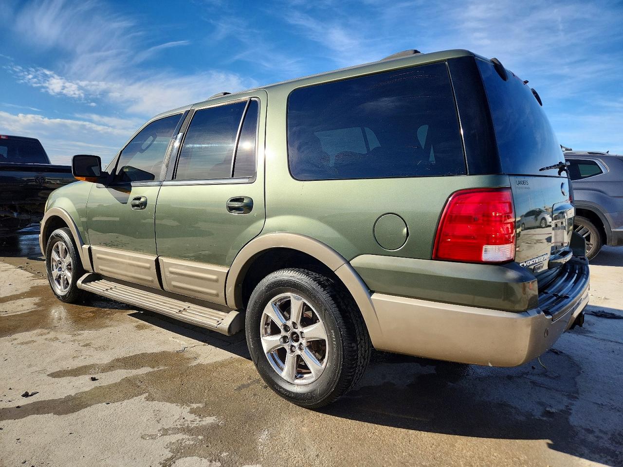 2004 FORD EXPEDITION EDDIE BAUER photo 2
