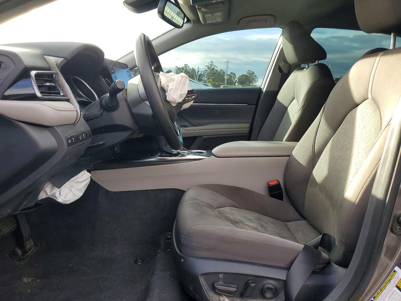 2023 TOYOTA CAMRY LE photo 7