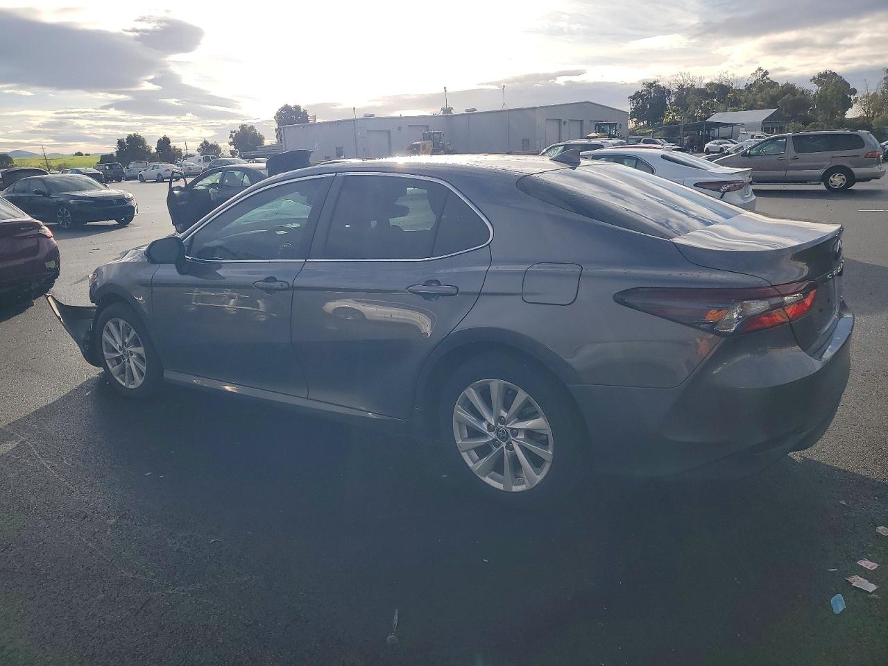 2023 TOYOTA CAMRY LE photo 2