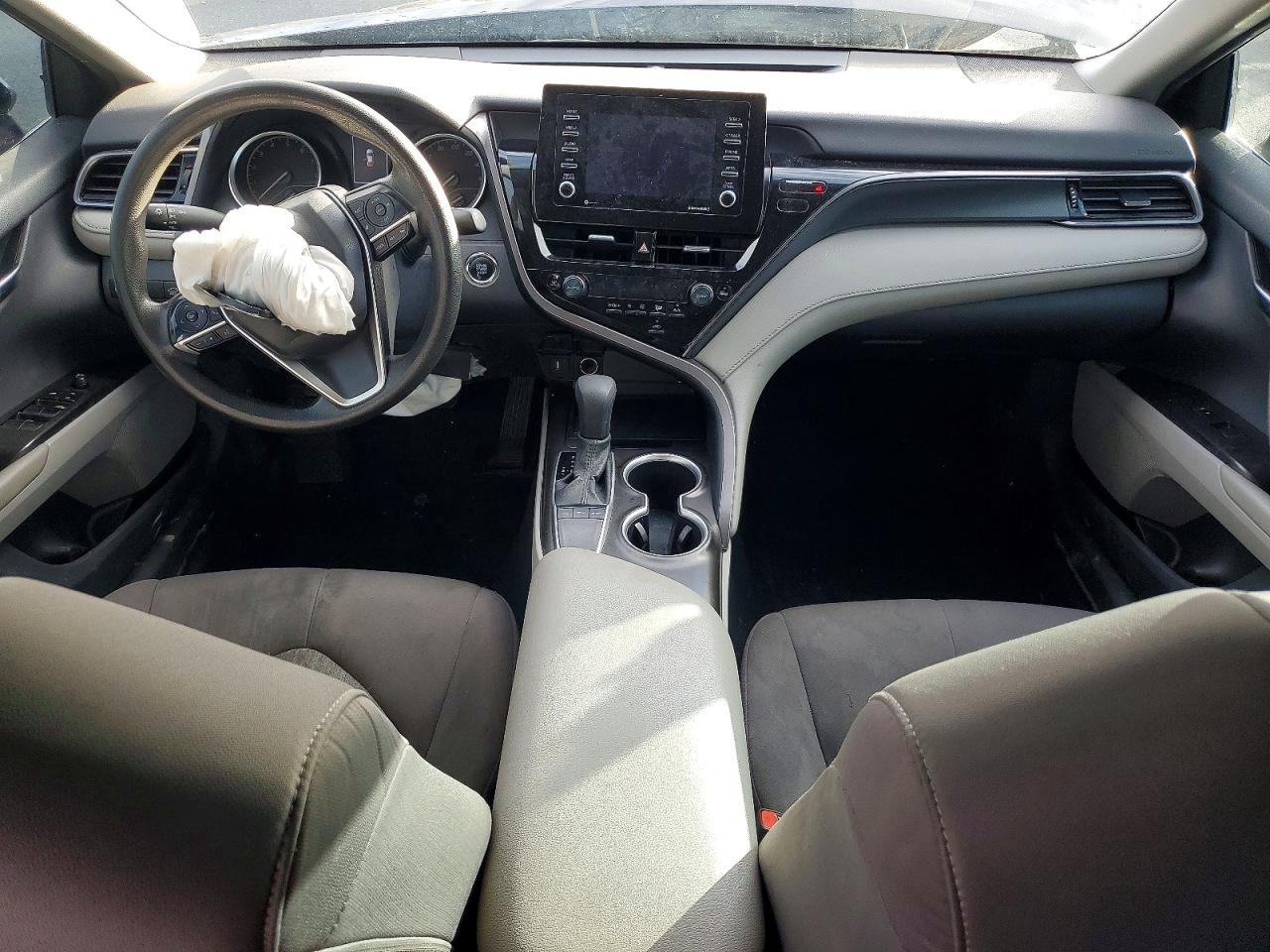 2023 TOYOTA CAMRY LE photo 8