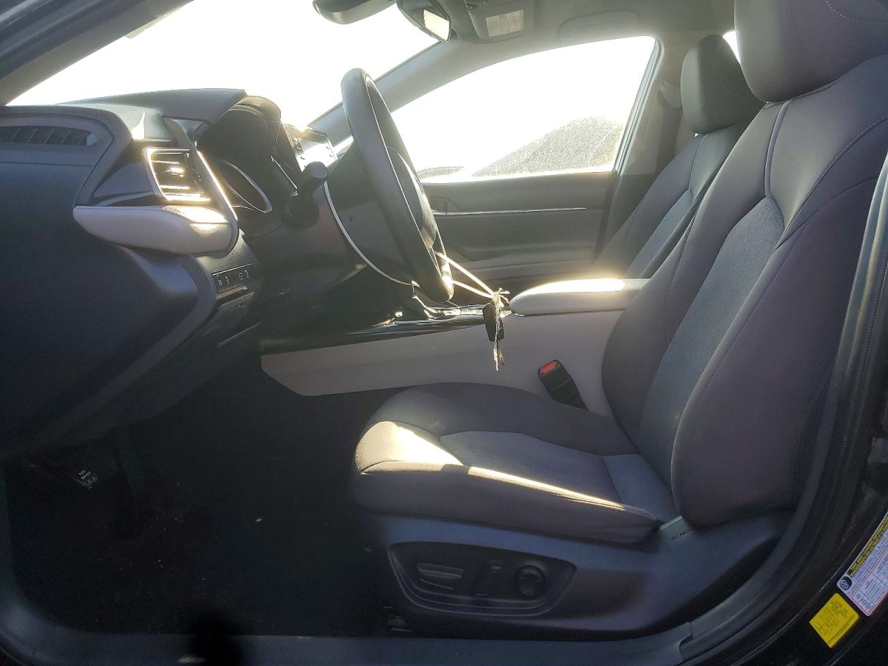 2022 TOYOTA CAMRY LE photo 7