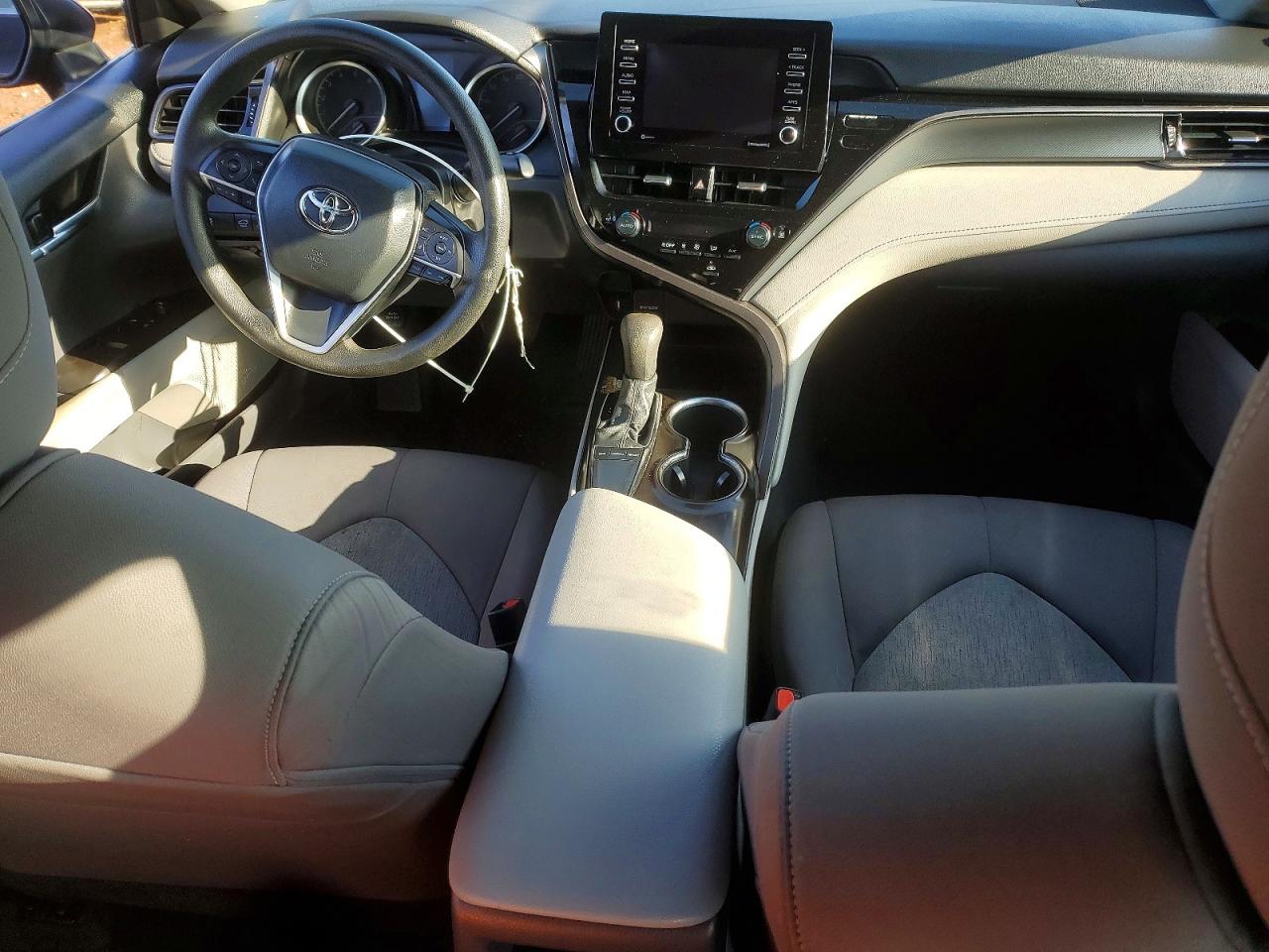 2022 TOYOTA CAMRY LE photo 8