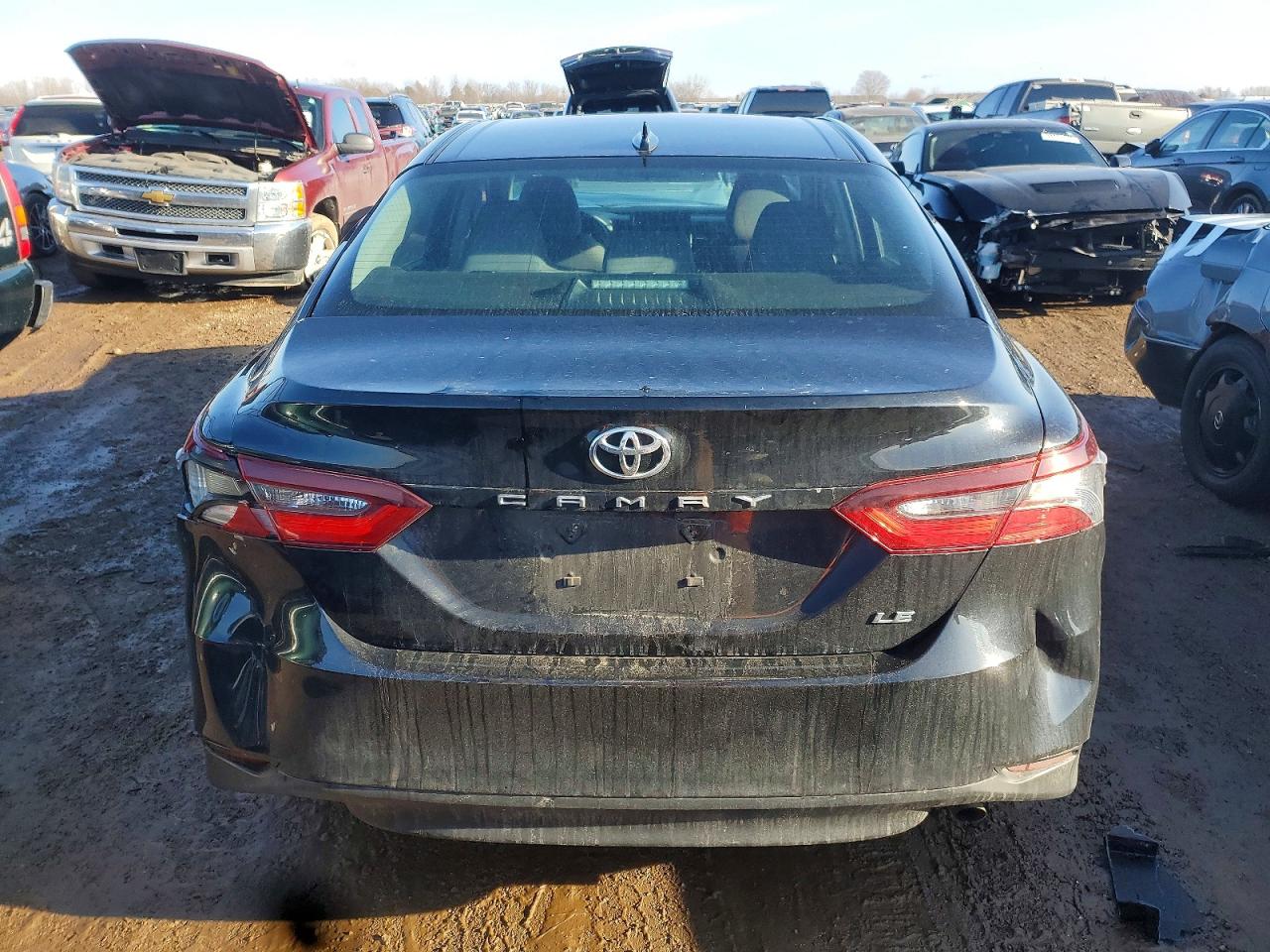 2022 TOYOTA CAMRY LE photo 6