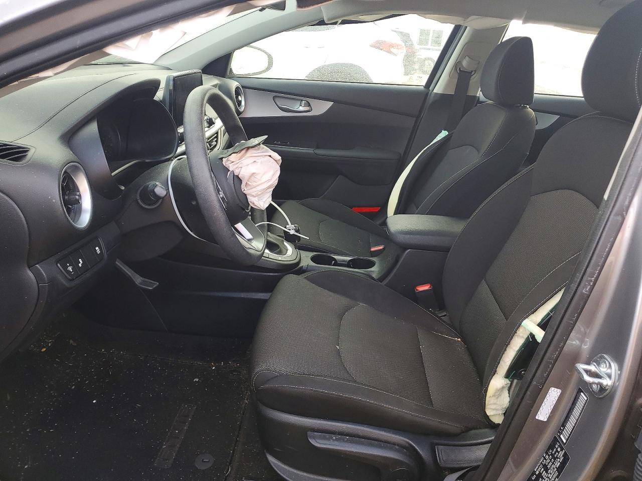 2024 KIA FORTE LX photo 7