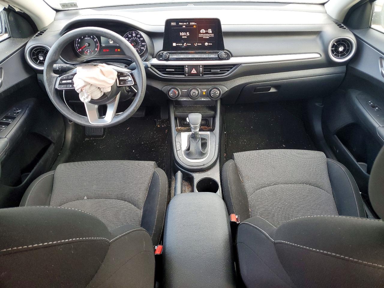 2024 KIA FORTE LX photo 8
