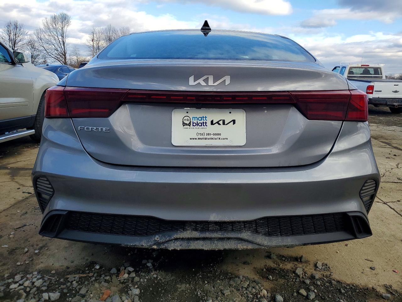 2024 KIA FORTE LX photo 6