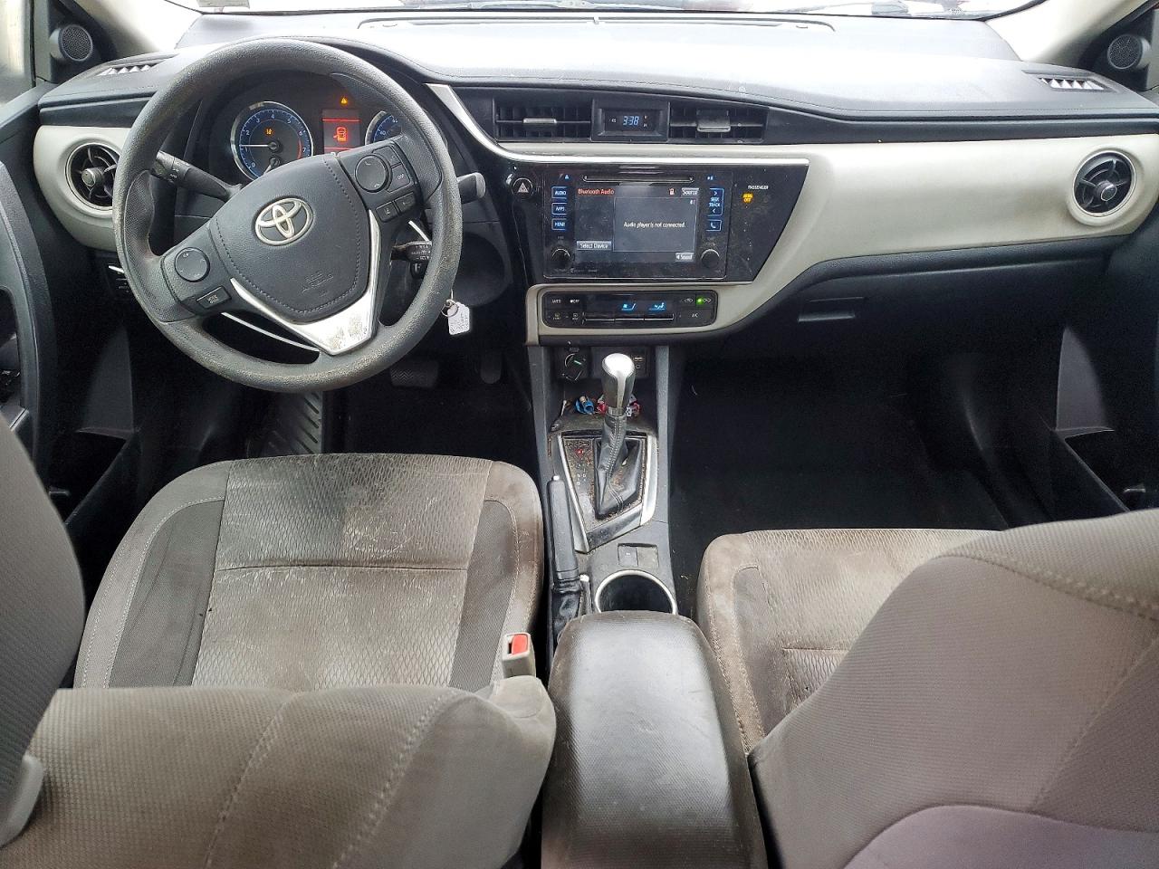 2017 TOYOTA COROLLA L photo 8