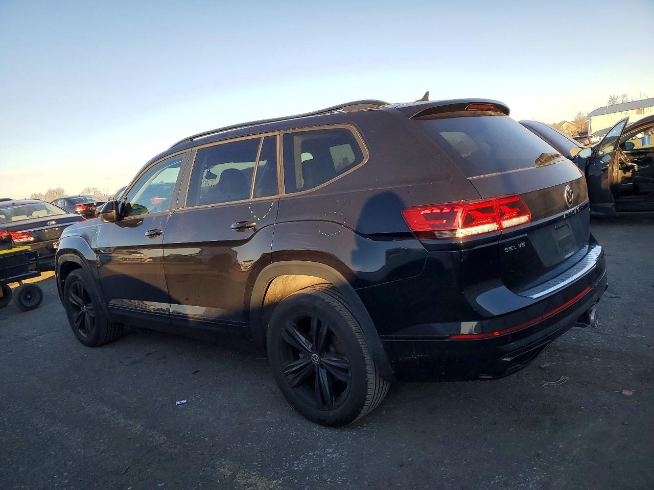 2023 VOLKSWAGEN ATLAS SEL R-LINE photo 3