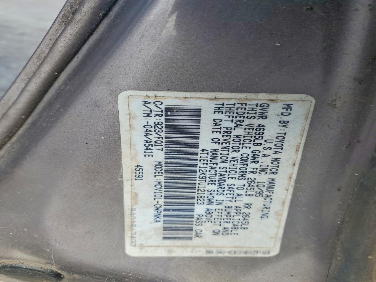 1996 TOYOTA CAMRY LE photo 12
