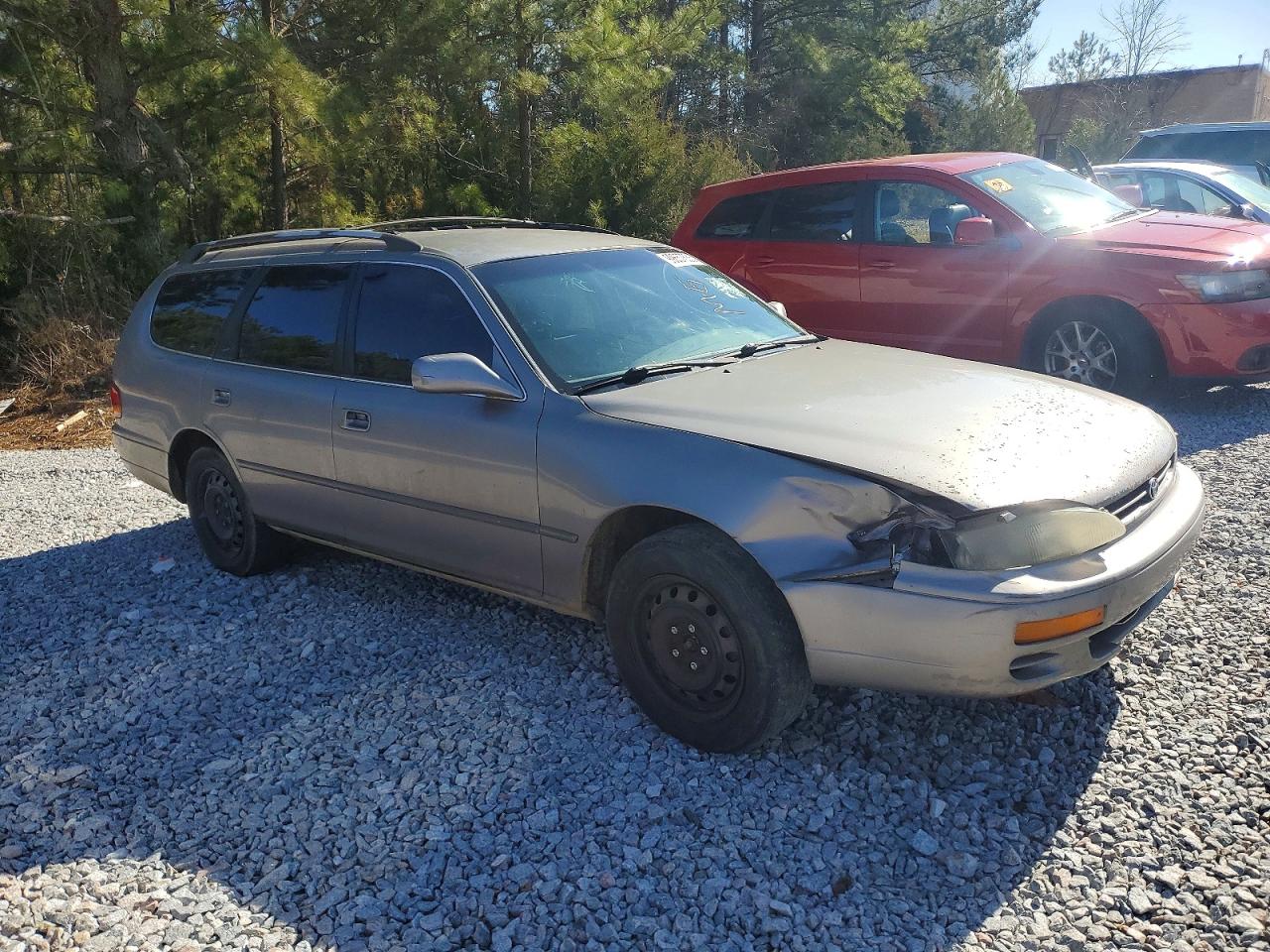 1996 TOYOTA CAMRY LE photo 4