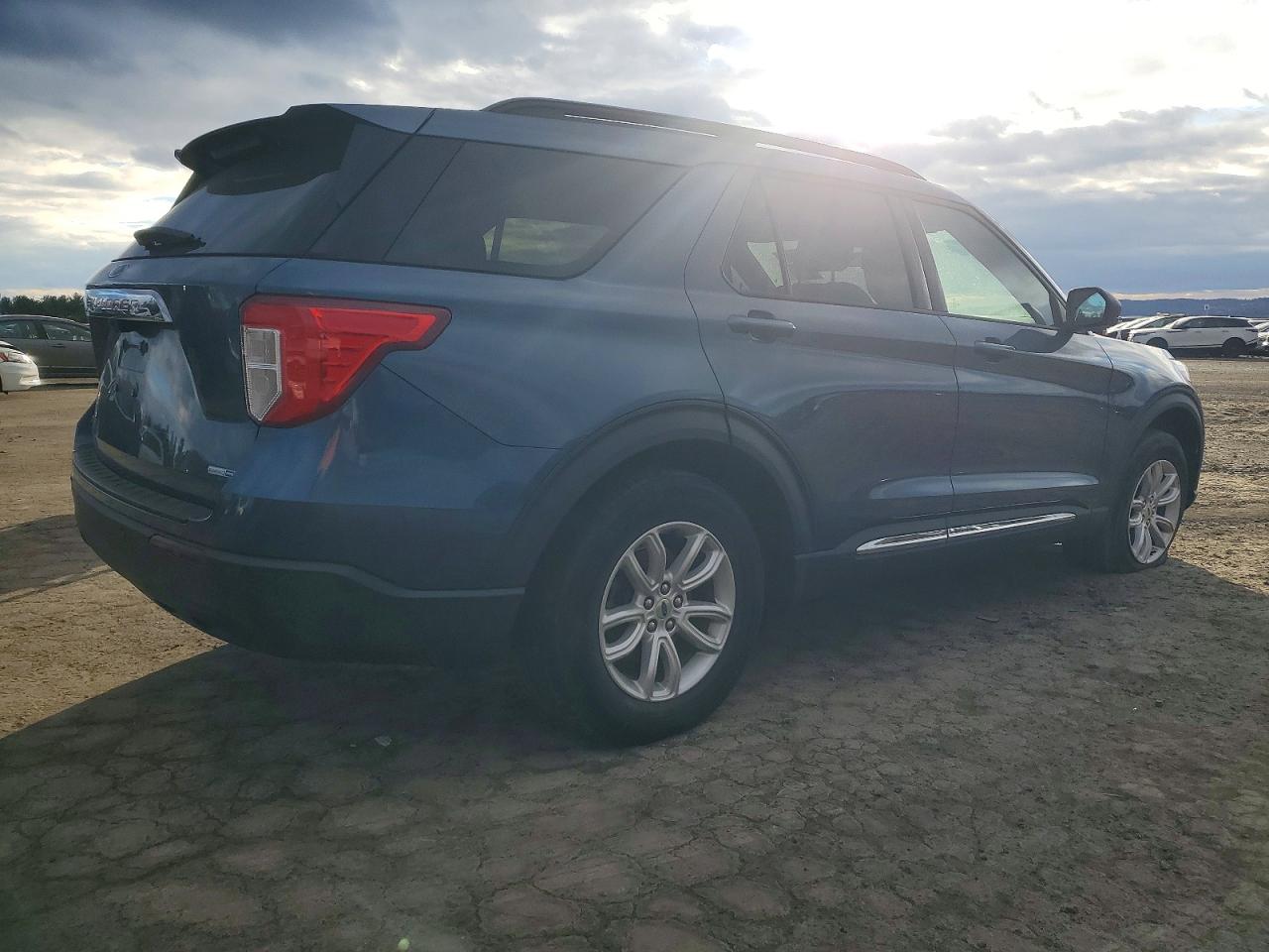 2020 FORD EXPLORER XLT photo 3