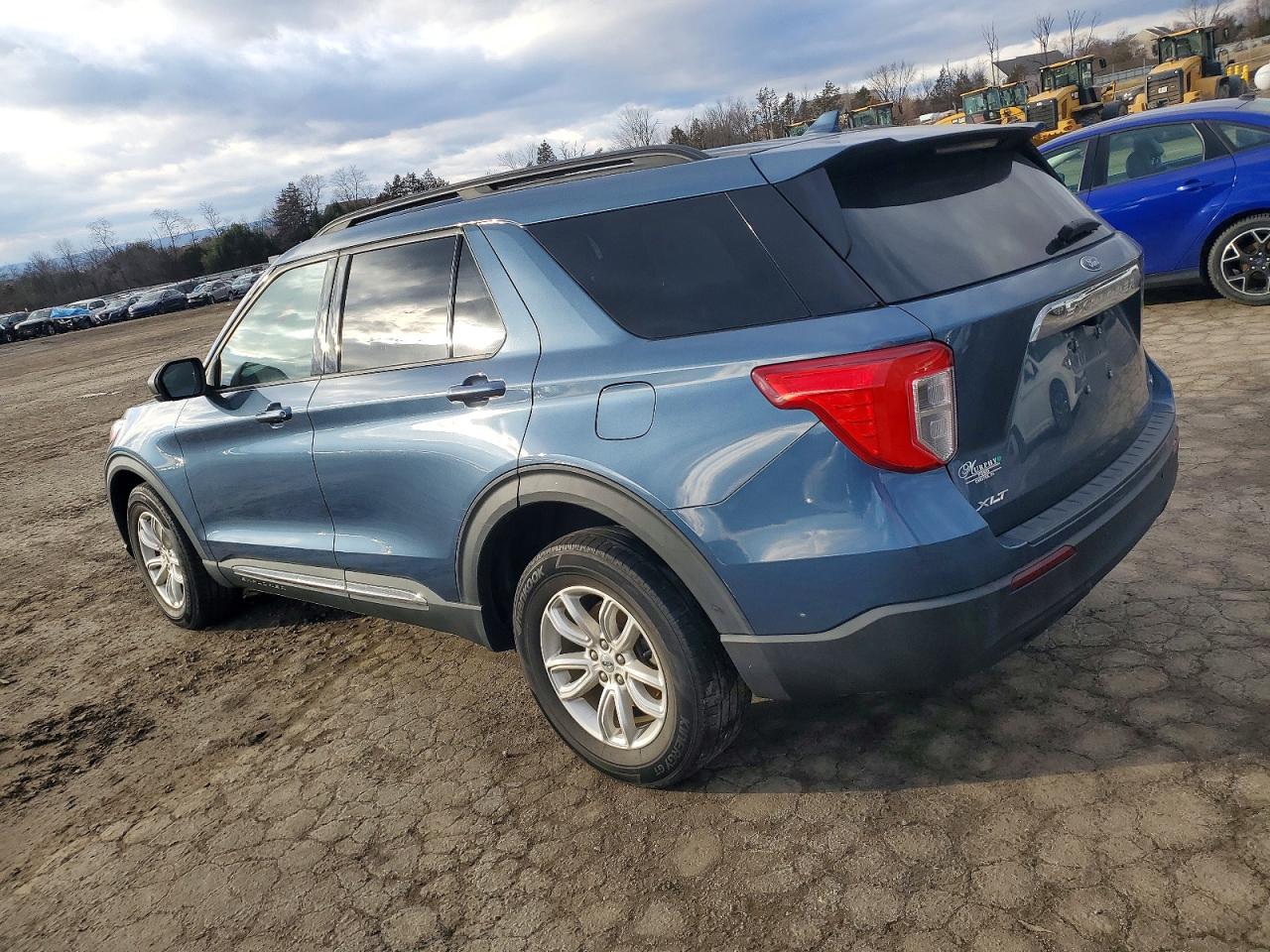 2020 FORD EXPLORER XLT photo 2