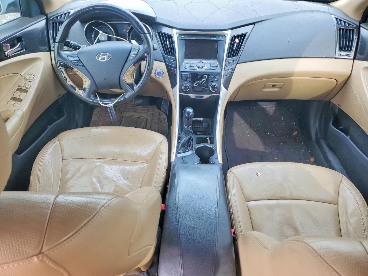 2011 HYUNDAI SONATA SE photo 8