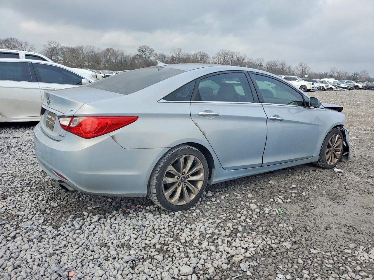 2011 HYUNDAI SONATA SE photo 3