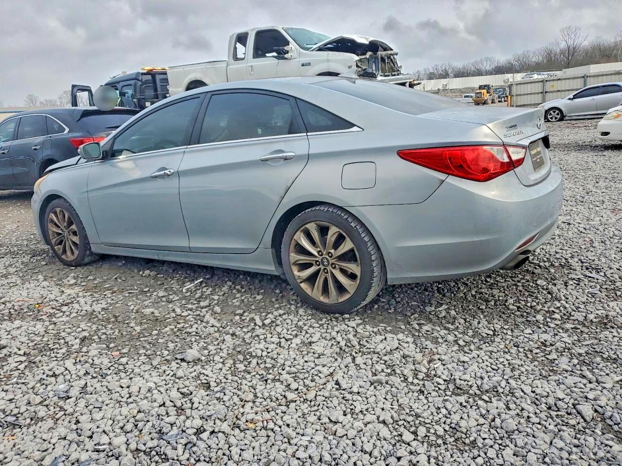 2011 HYUNDAI SONATA SE photo 2