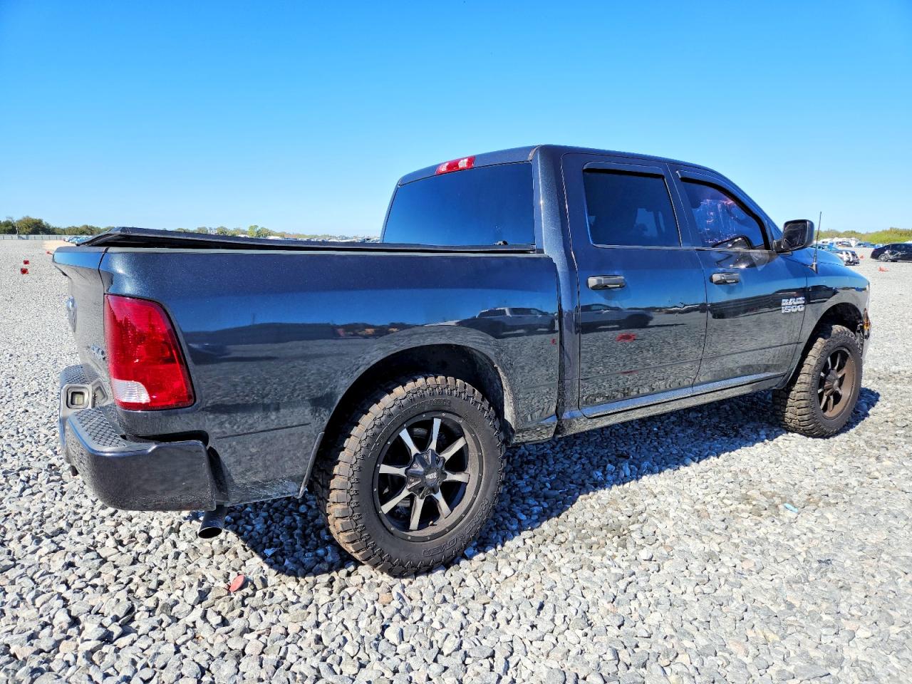 2018 RAM 1500 ST photo 3