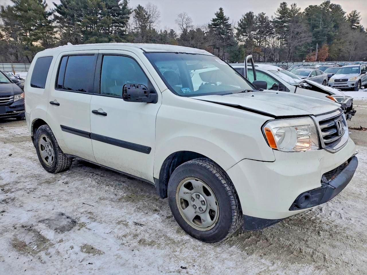 2015 HONDA PILOT LX photo 4