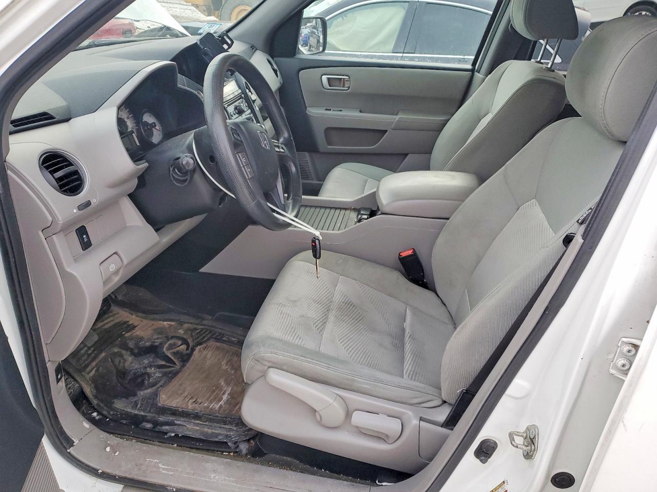2015 HONDA PILOT LX photo 7